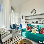 Last-Minute Reserve L Sleeps Up To 4 Guests L One-Bedroom Apartment With King Bed And High Ceilings Near Camden By Live London Short Lets & Serviced Accommodation