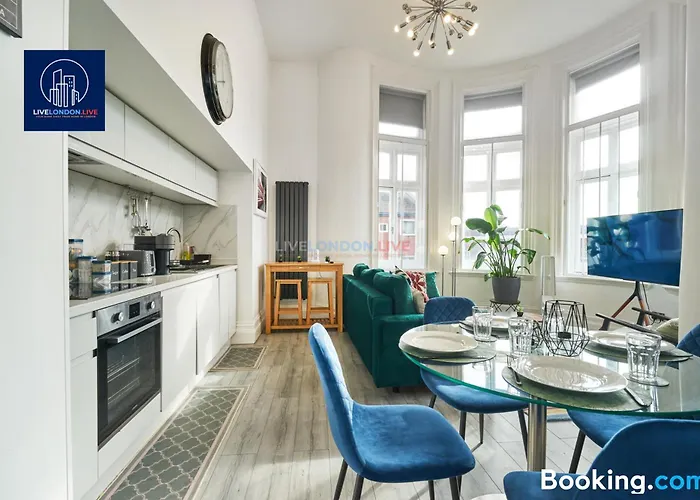 Last-Minute Reserve L Sleeps Up To 4 Guests L One-Bedroom Apartment With King Bed And High Ceilings Near Camden By Live London Short Lets & Serviced Accommodation